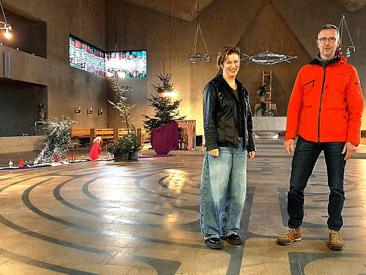 Dorothee Gockel und Markus Dörstel im 'Labyrinth' in St. Stephan, Brühl.