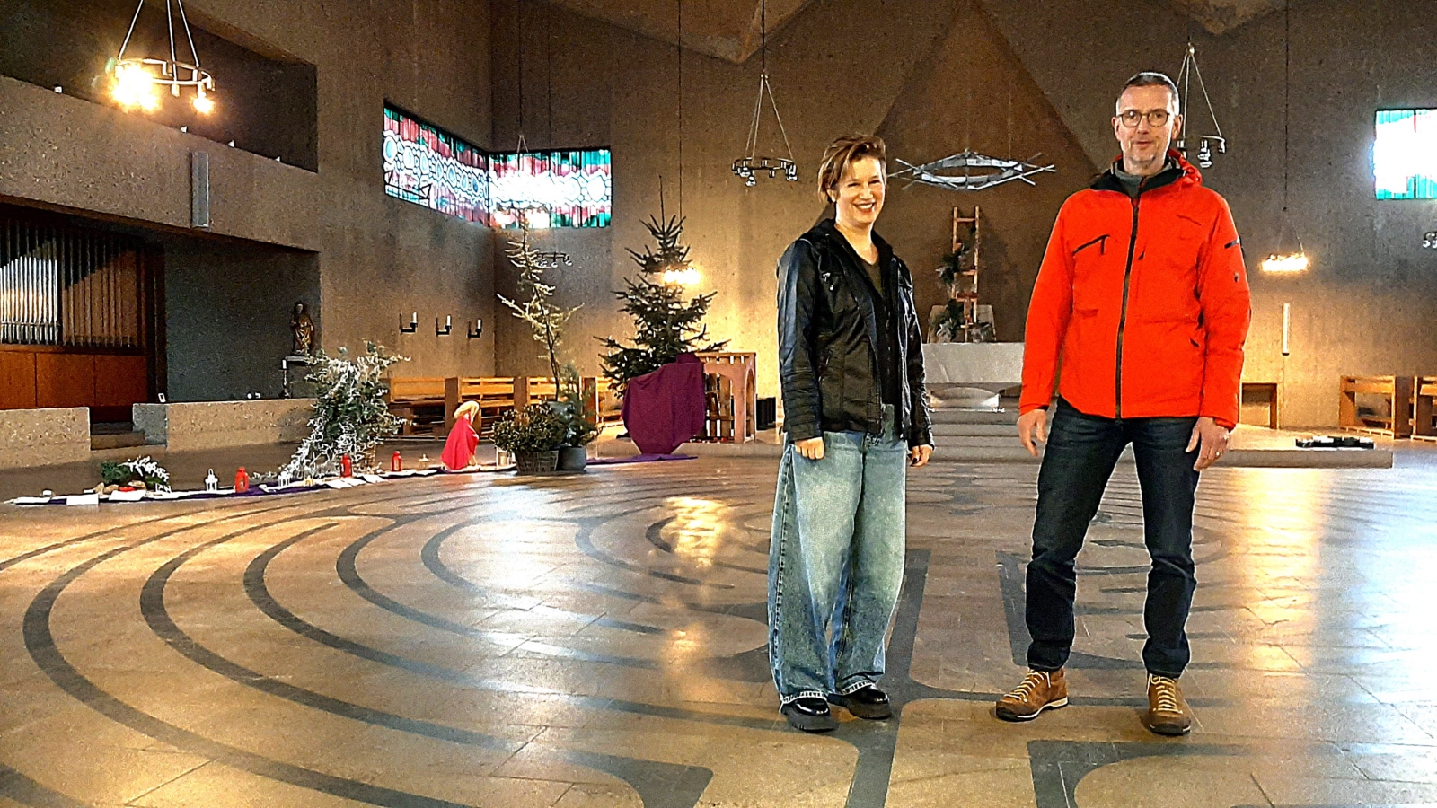 Dorothee Gockel und Markus Dörstel im 'Labyrinth' in St. Stephan, Brühl.