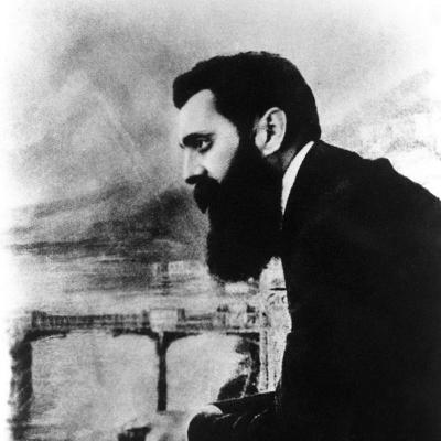 Theodor Herzl, 1901 auf dem Balkon des Hotels „Drei Könige“ in Basel;