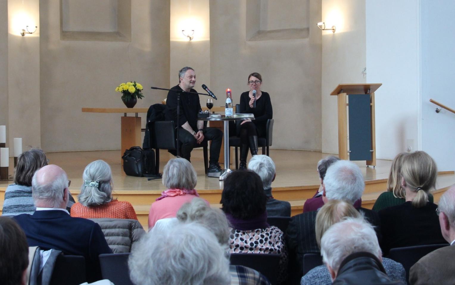 Feridun Zaimoglu im Interview mit Katja Schettler anlässlich einer Lesung in der Citykirche Wuppertal