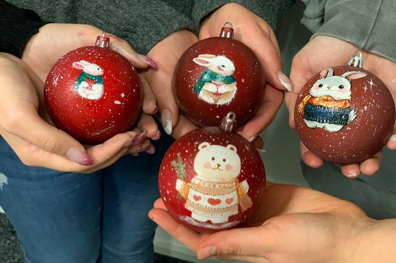 Weihnachtskugeln bemalt