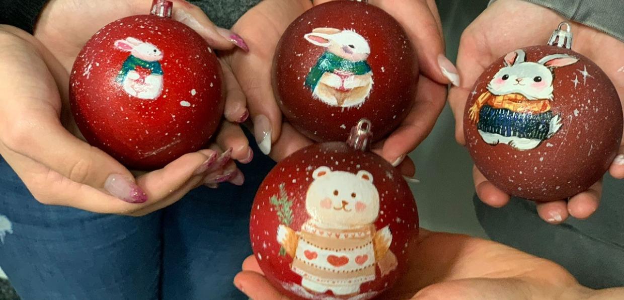 Weihnachtskugeln bemalt